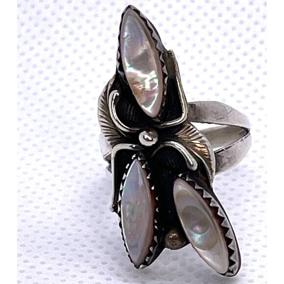 Native American Statement Signed LW Silver Mother Of Pearl Shell Ring Sz 5.5 VTG - Picture 13 of 16